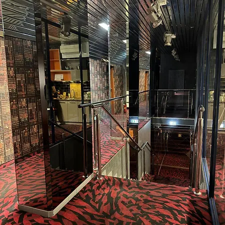 Loft Car Factory Hostel Warschau