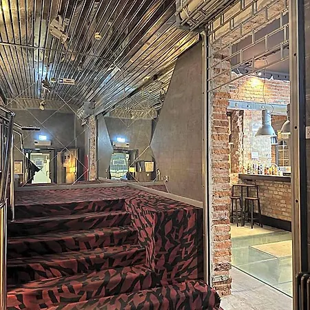 Hostal Loft Car Factory Varsovia
