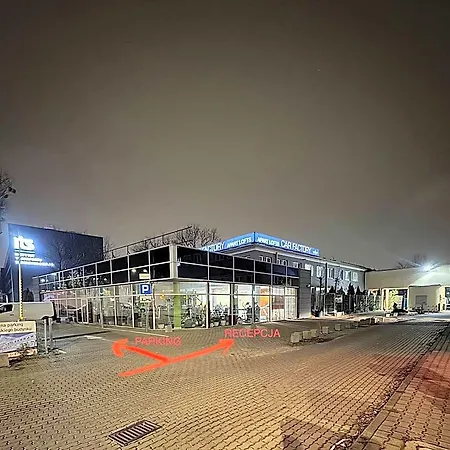 ホステル Loft Car Factory *